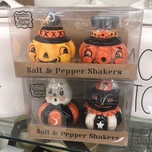 Johanna Parker Halloween salt and pepper shakers